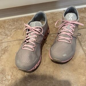On Running Women's Sneakers in Gray and Pink